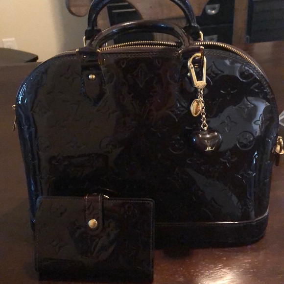 Louis Vuitton Monogram Vernis leather bag